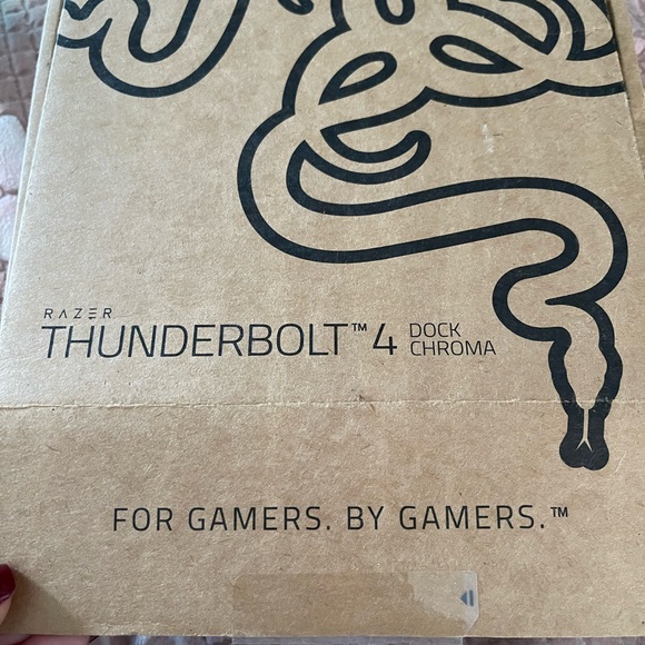 Razer Model No. : RC21-0169
Universal Dock
Rating : 20.0V --- 6.75A - Picture 3 of 14